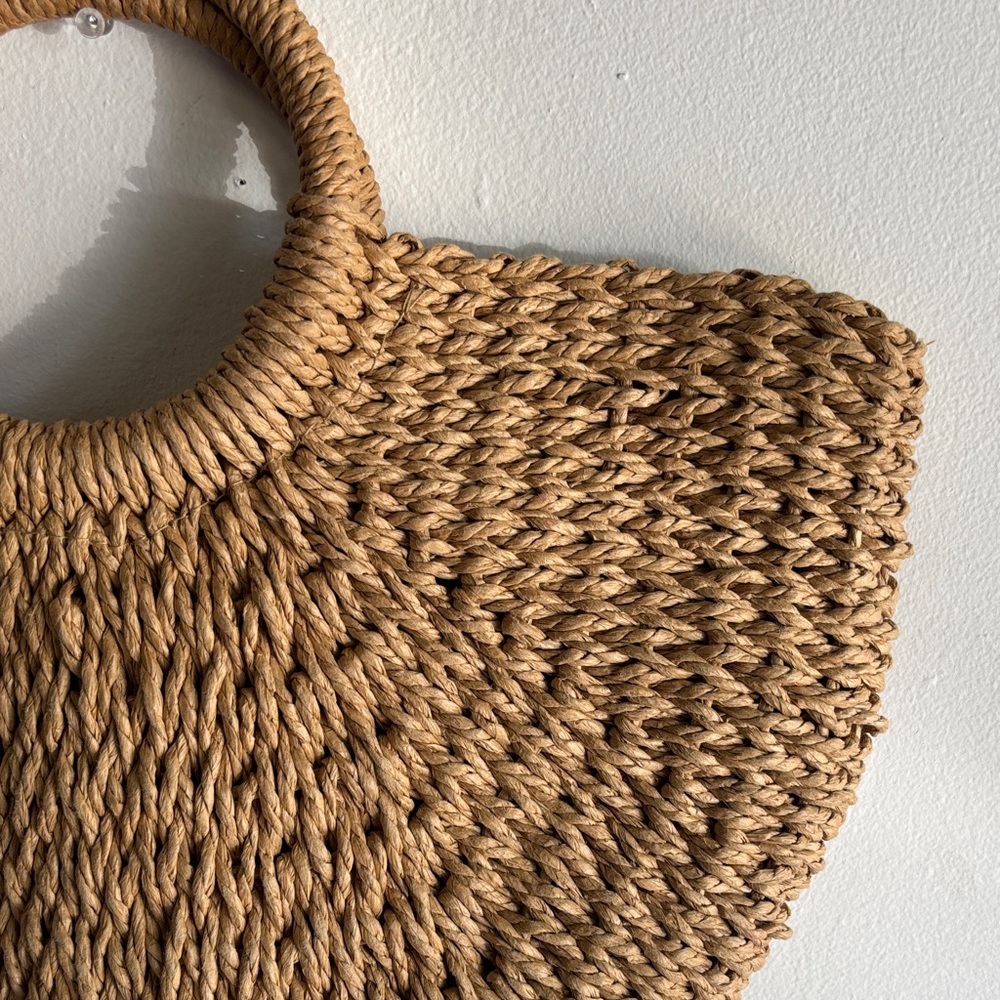 Elegant Tan Woven Handbag